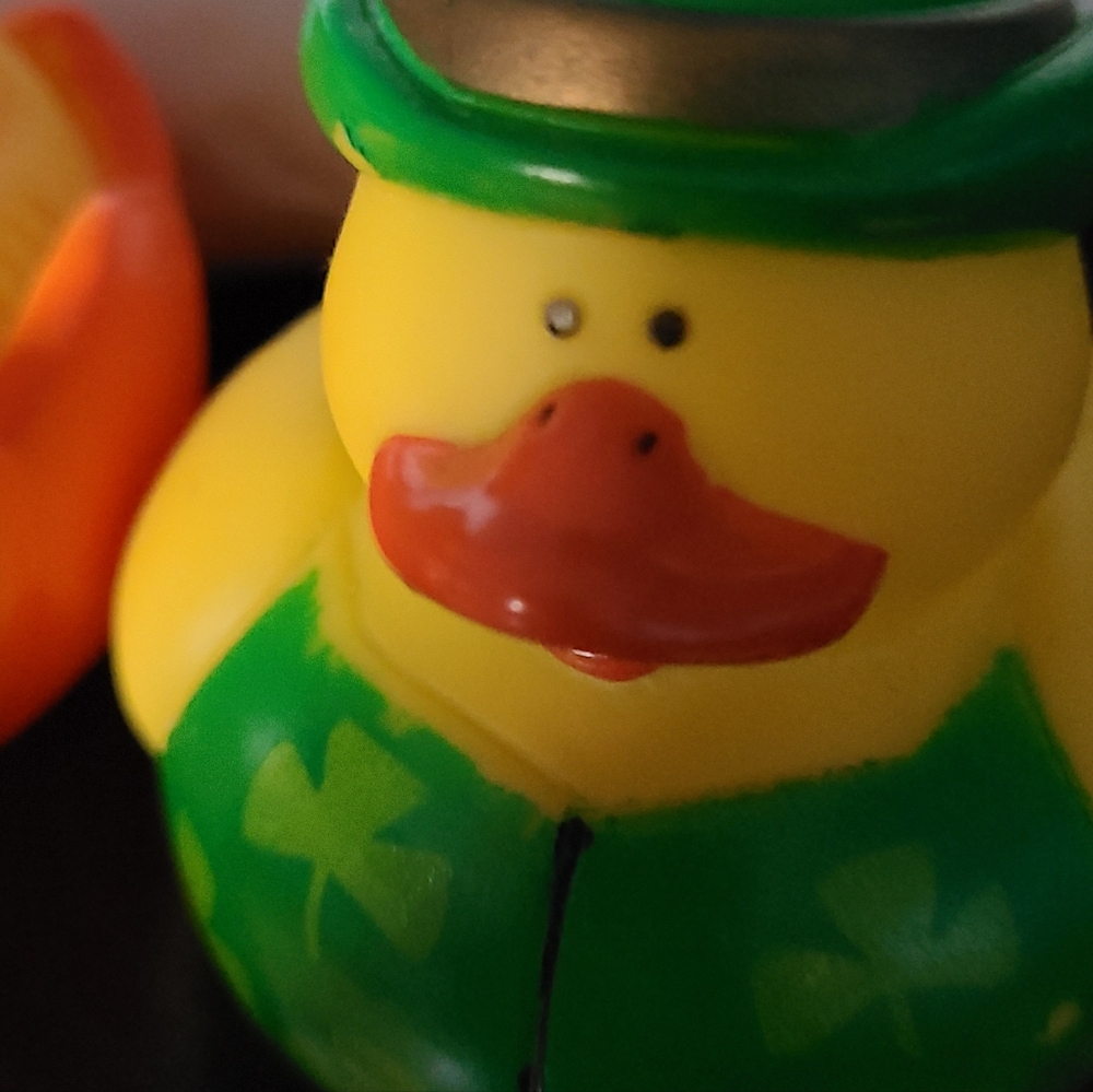 Lot Of 5 RUBBER DUCKIES - Picture 7 of 8